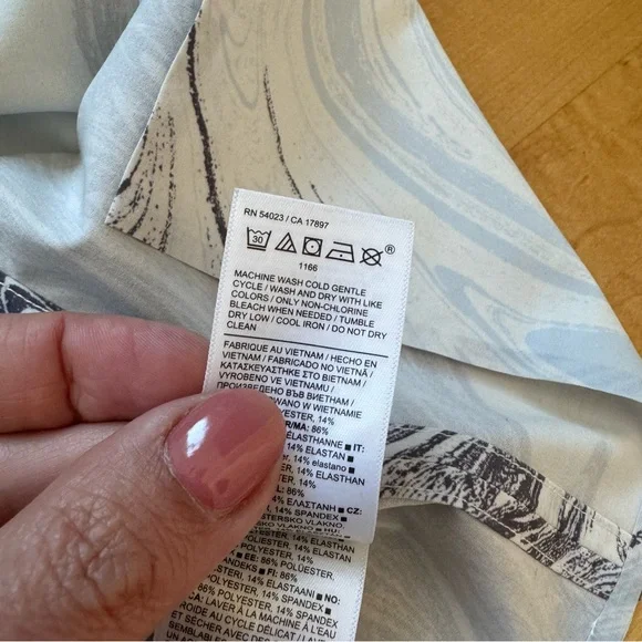 Athleta zephyr tank - Picture 8 of 9